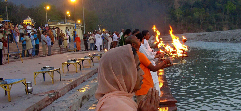 ganga-aarti-at-triveni-ghat